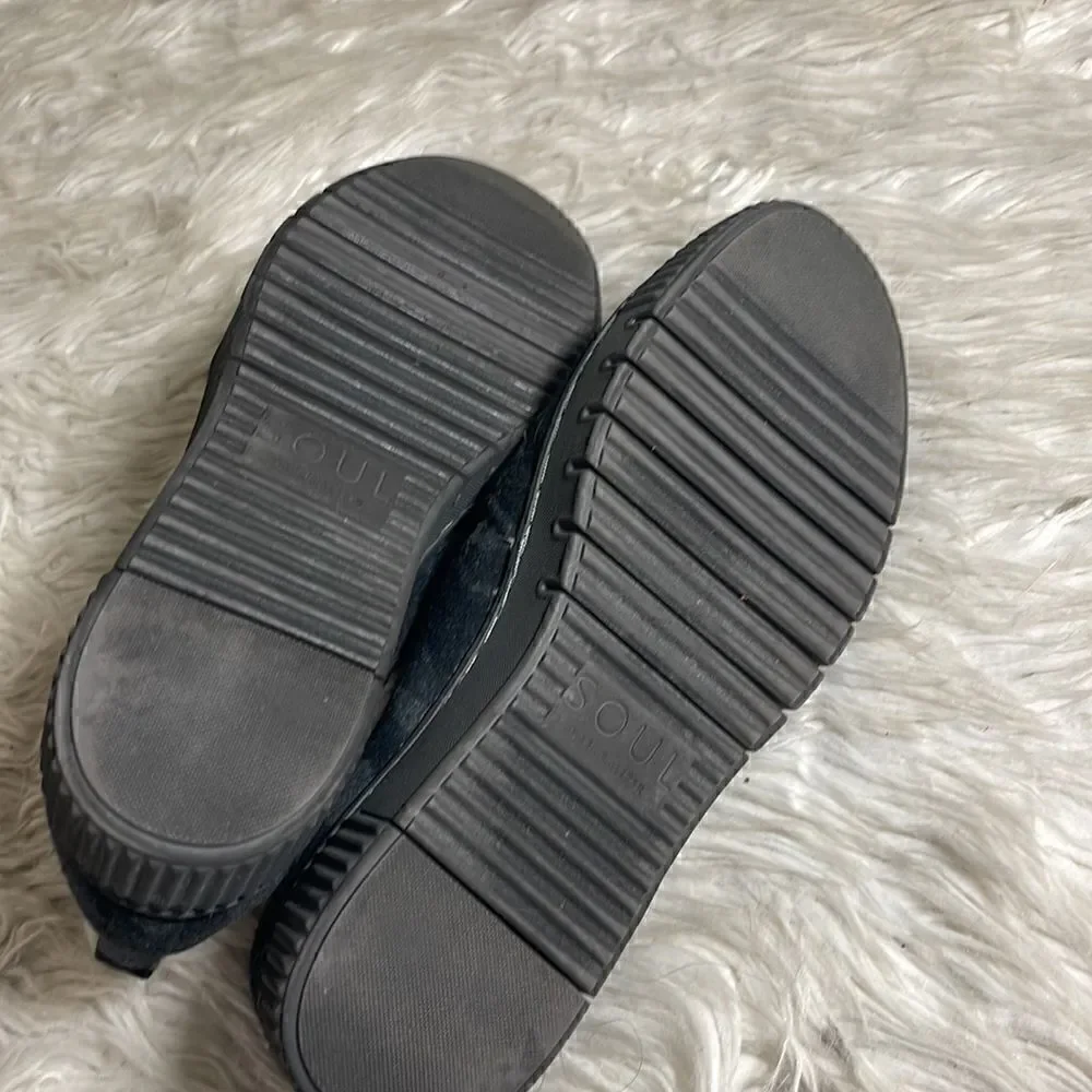 Soul Naturalizer Sneakers Womens size 8.5 W Turner slip on faux fur camo Winter‎